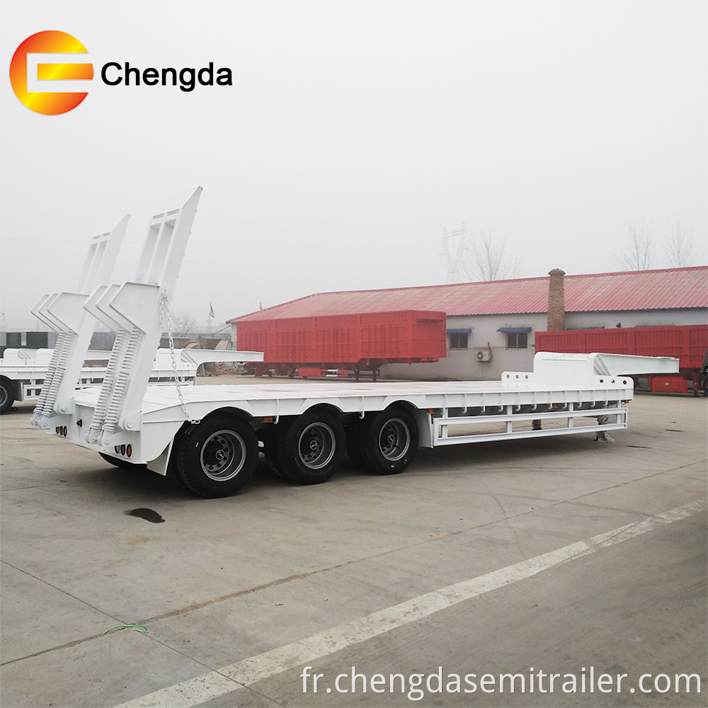 Hydraulic gooseneck lowbed trailer